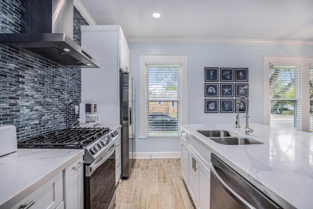 Luxury Designer Villa By The Beach Bright Beautiful Brand New Galveston Buitenkant foto