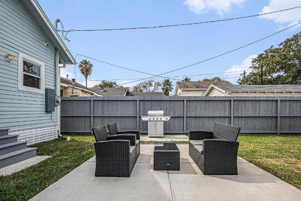 Luxury Designer Villa By The Beach Bright Beautiful Brand New Galveston Buitenkant foto